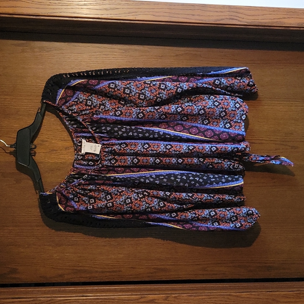 Print lace accent top